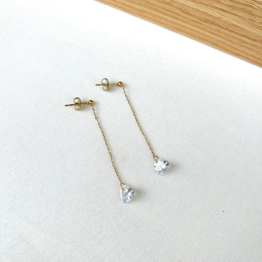 kolczyki ze stali szlachetnej, Kolczyki łańcuszki z sercem