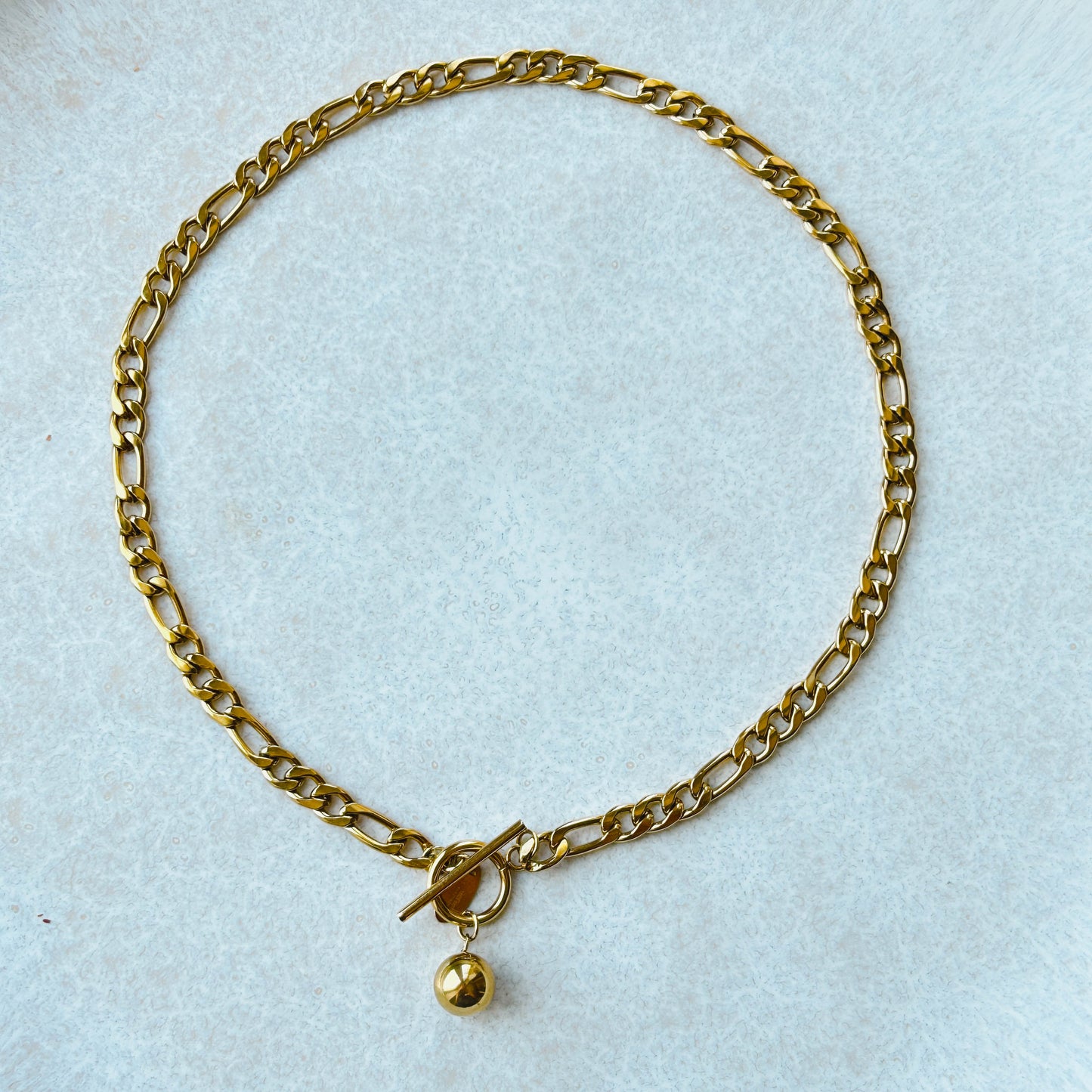 Naszyjnik pancerka z dużą kulą