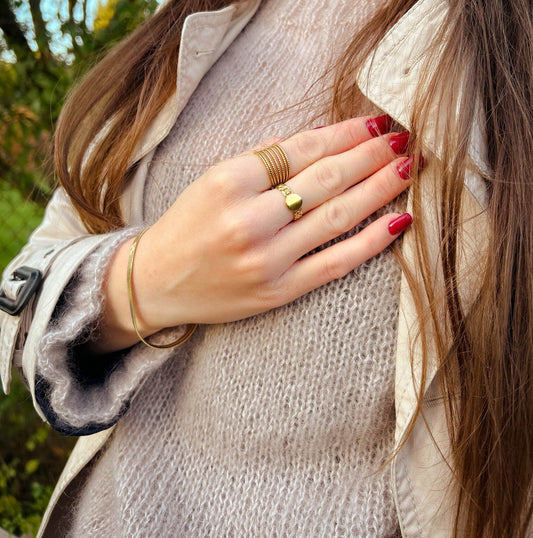 bransoletka żmijka, modelka z bransoletką