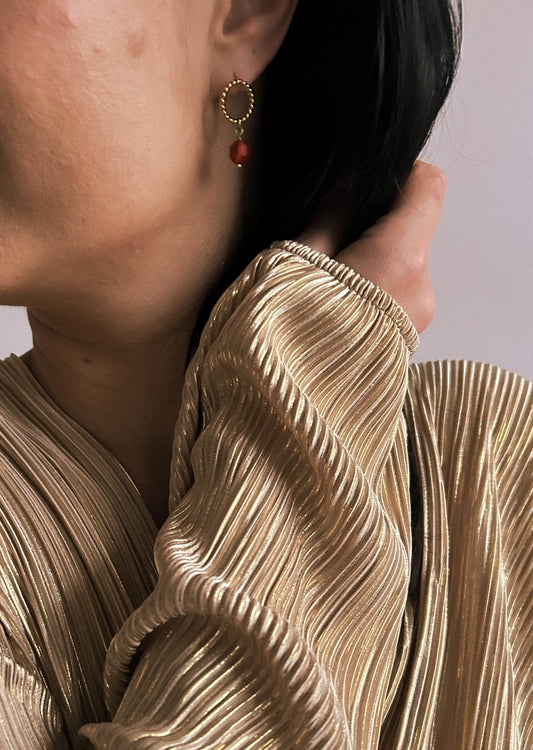 Kolczyki z karneolem modelka