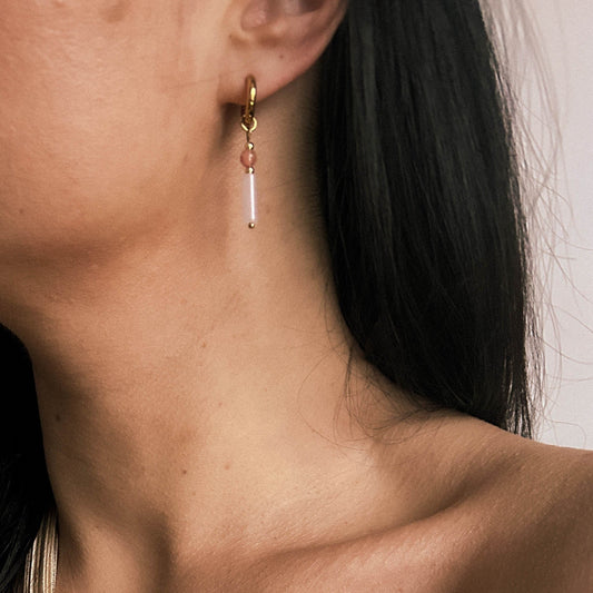 Kolczyki z turmalinem i kwarcem różowym modelka