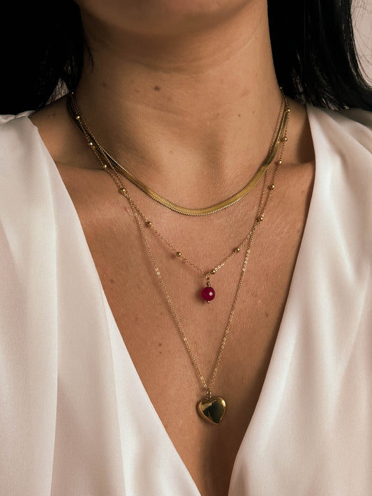 Naszyjnik potrójny z agatem i sercem modelka