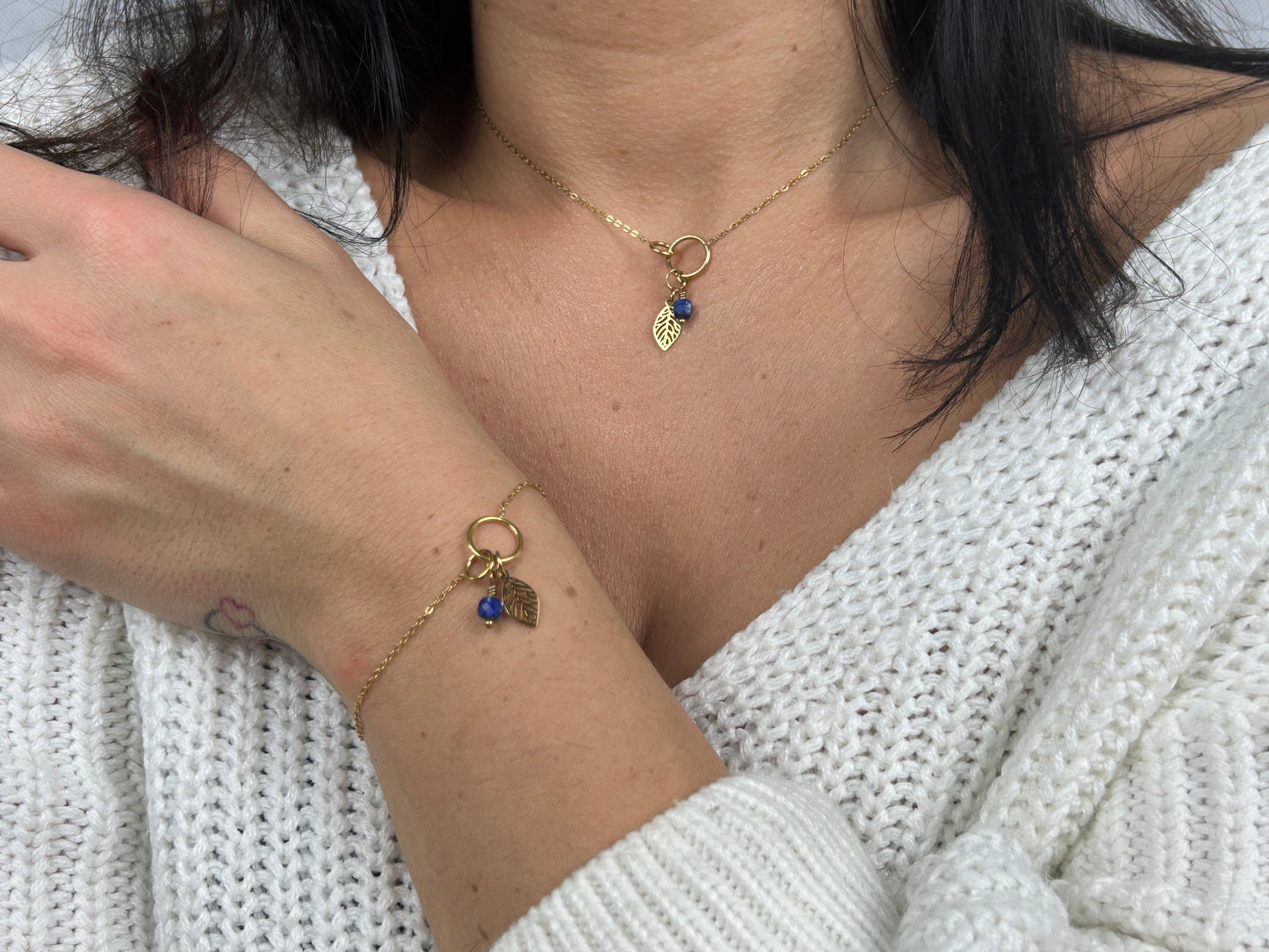 Naszyjnik z listkiem i lapisem lazuli modelka